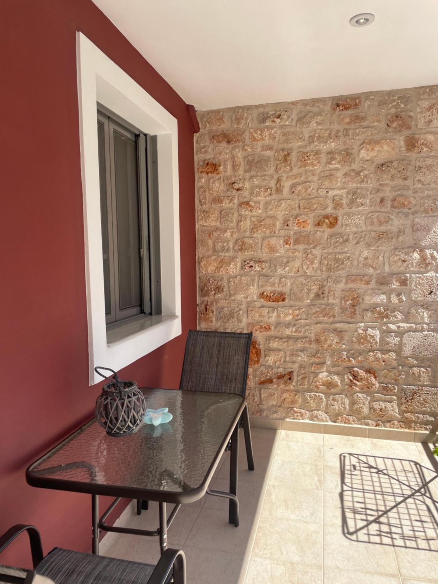 Anesis Apartment